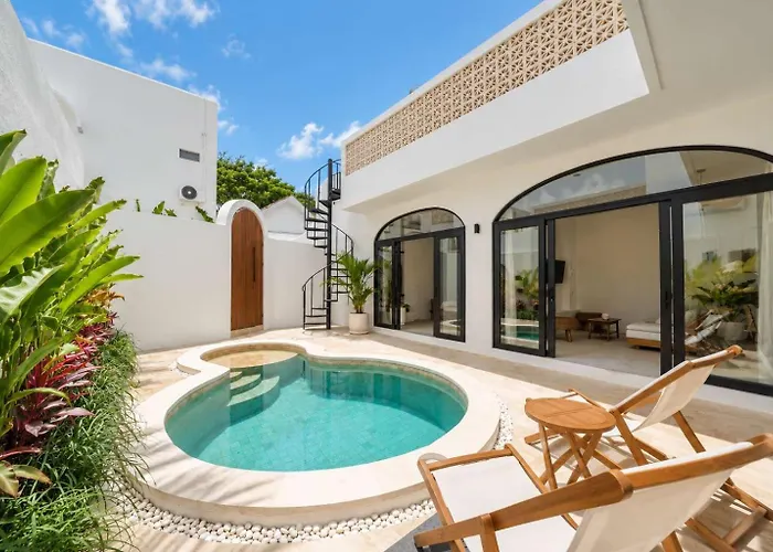 Tropical Sanctuary With Private Pool Vakantiehuis *