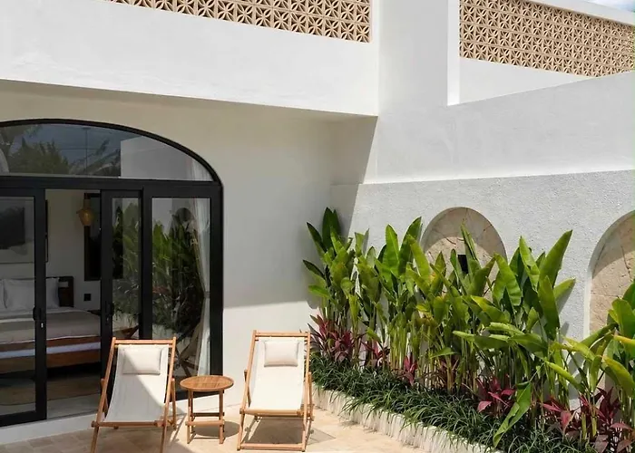 Tropical Sanctuary With Private Pool Vakantiehuis *
