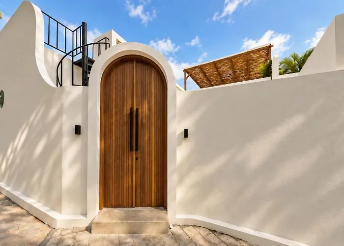 Vakantiehuis Tropical Sanctuary With Private Pool